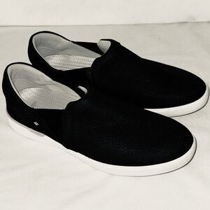 Kizik Vienna Slip On Shoes Women's Size 9 Black Perforated Leather Sneakers EUC